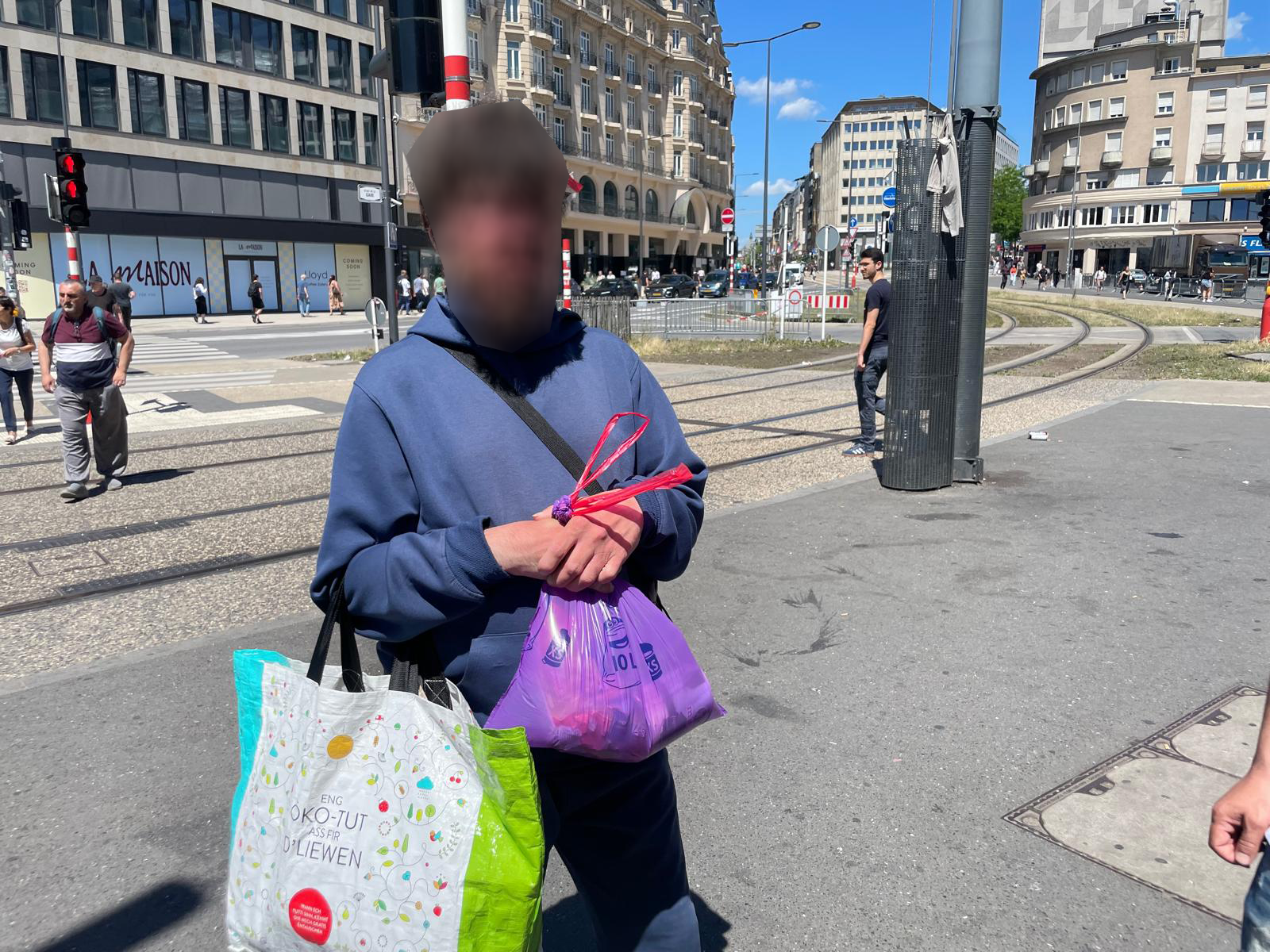 Timotei-internationnal sortie de chaque jeudi afin de distribuer des aliments et vetements au gents necessiteux